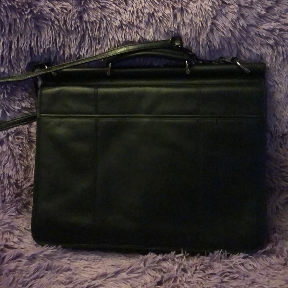 Beautiful Italian Leather briefcase - Picture 3 of 5
